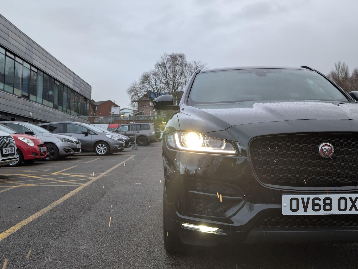 Used Jaguar F-Pace 2018 for sale - 76886160: Photo 2