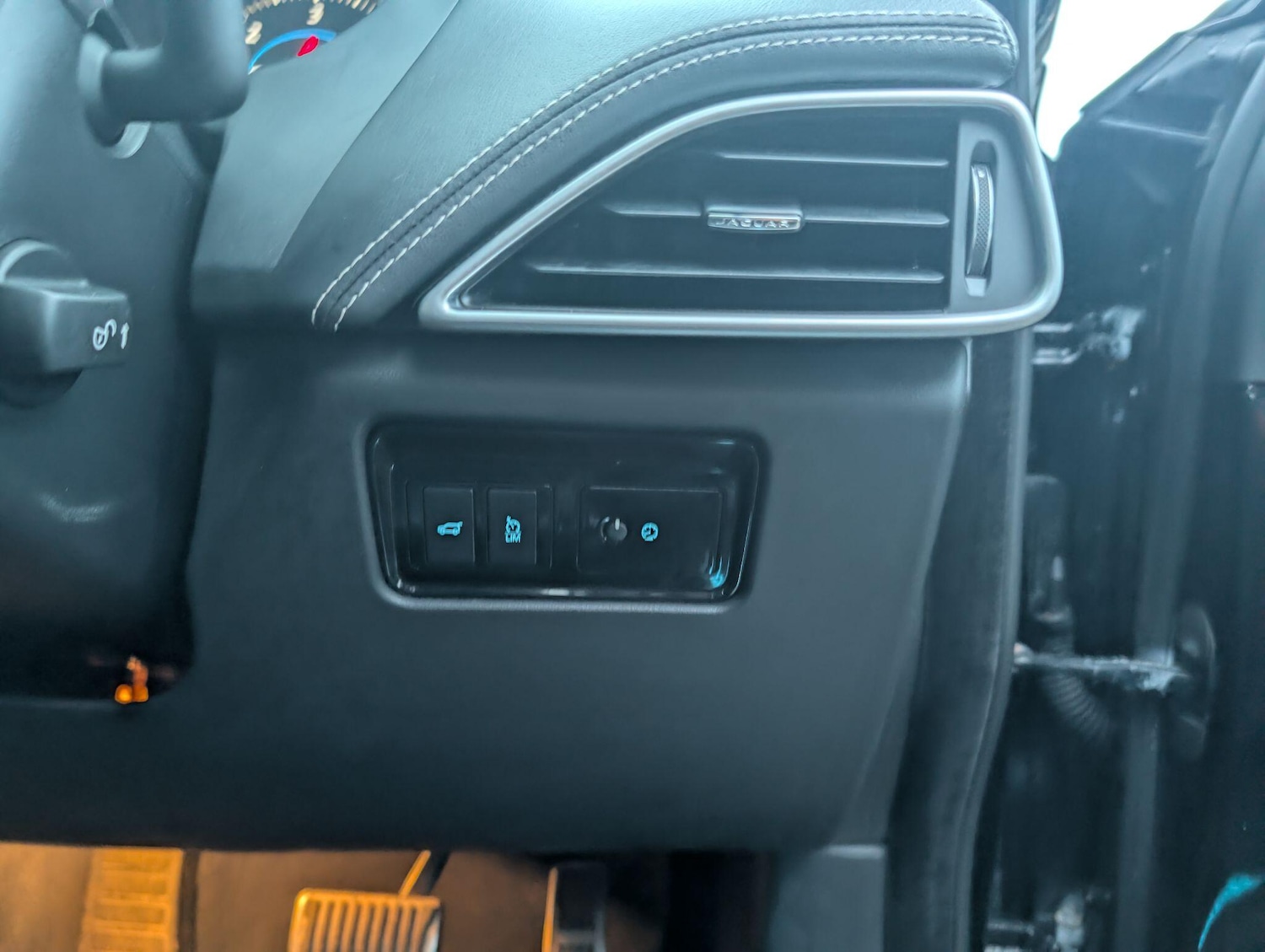 Used Jaguar F-Pace 2018 for sale - 76886160: Photo 30