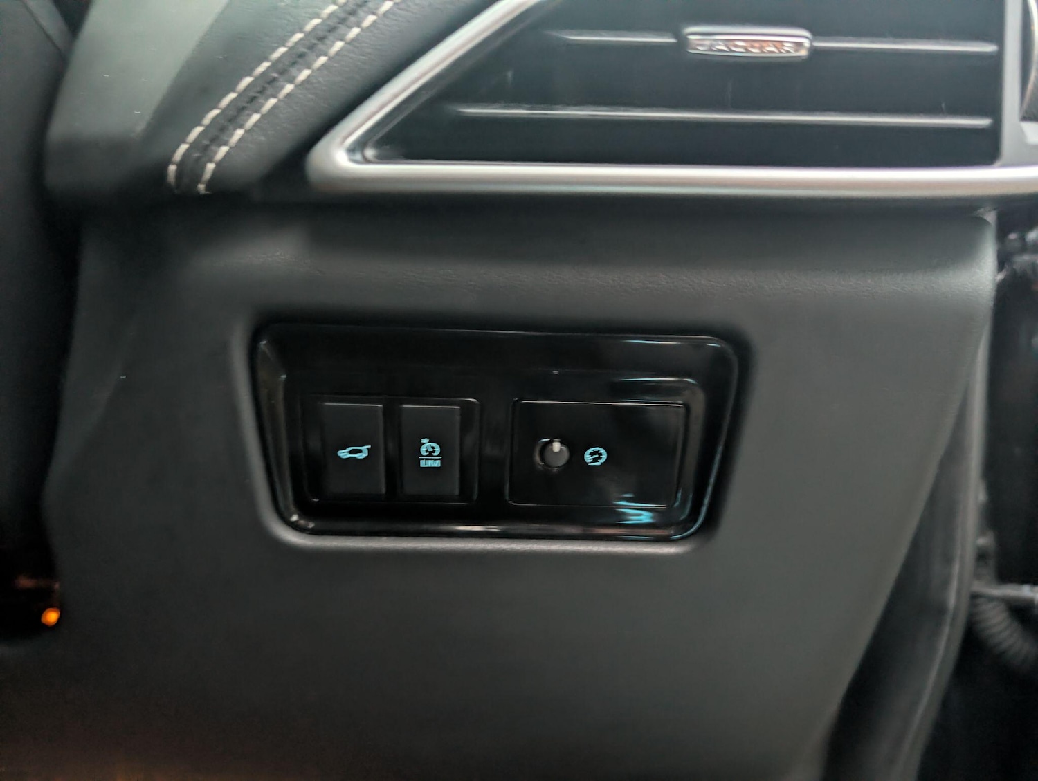 Used Jaguar F-Pace 2018 for sale - 76886160: Photo 31