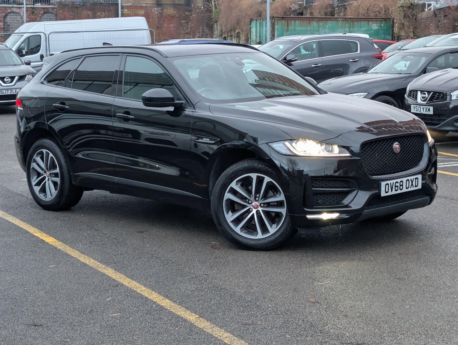 Used Jaguar F-Pace 2018 for sale - 76886160: Photo 5