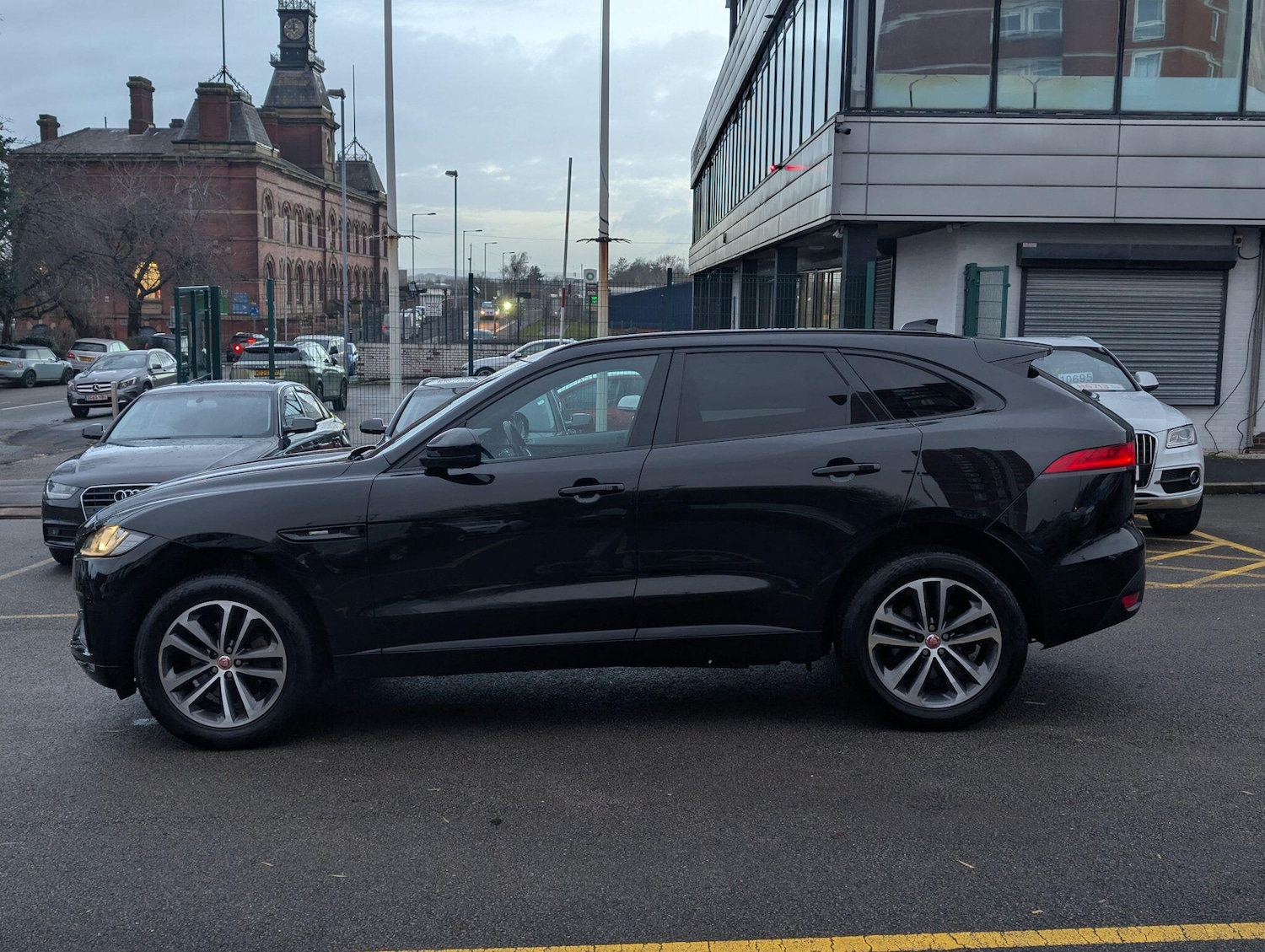 Used Jaguar F-Pace 2018 for sale - 76886160: Photo 9