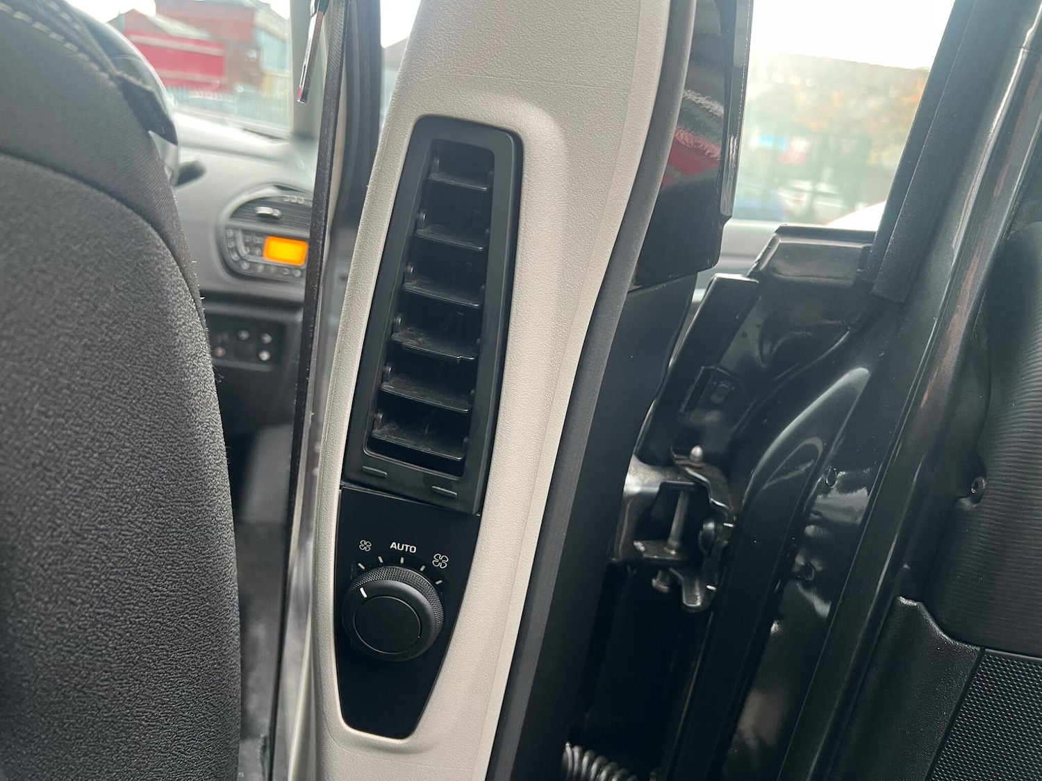 Used Citroen C4 Grand Picasso 2013 for sale - 76521537: Photo 22