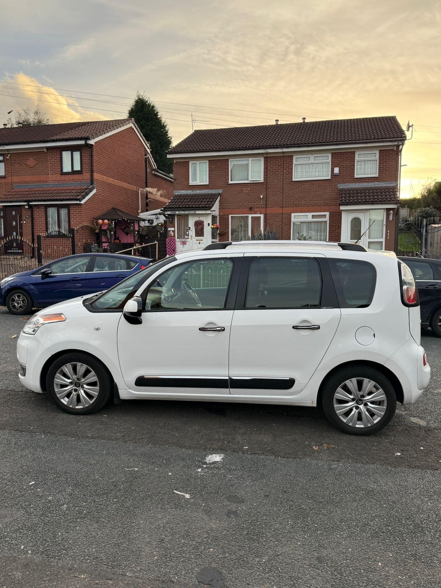 Used Citroen C3 Picasso 2012 for sale - 76446836: Photo 4