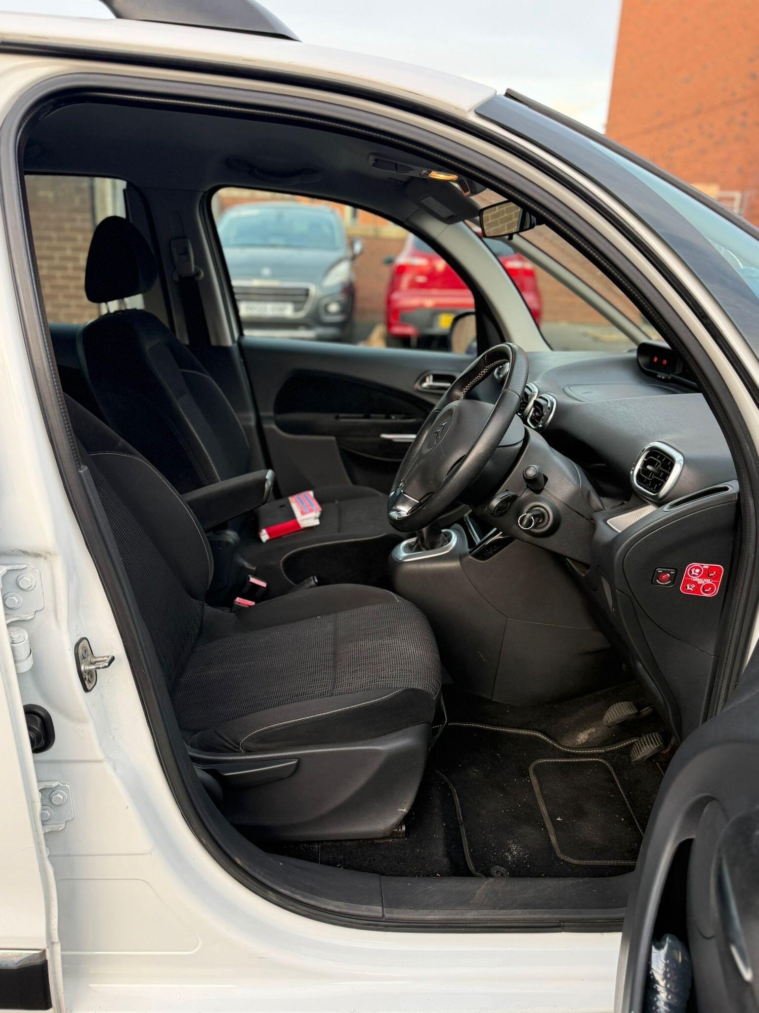 Used Citroen C3 Picasso 2012 for sale - 76446836: Photo 9