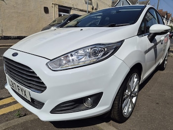 Used Ford Fiesta 2017 for sale - 78930117: Photo
