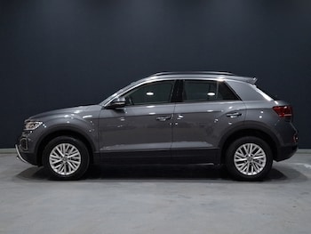 Used Volkswagen T-Roc 2022 for sale - 77491263: Photo
