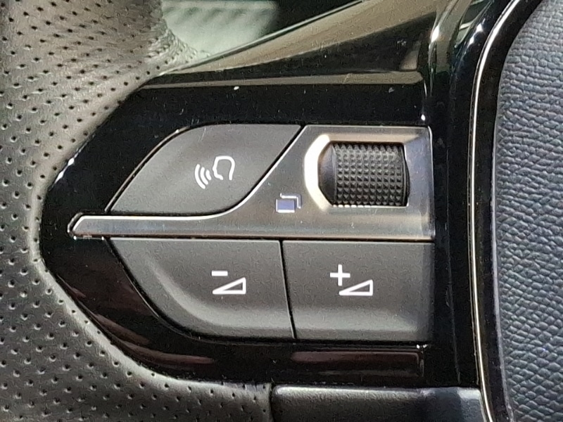 Used Peugeot 2008 2021 for sale - 77405008: Photo 17