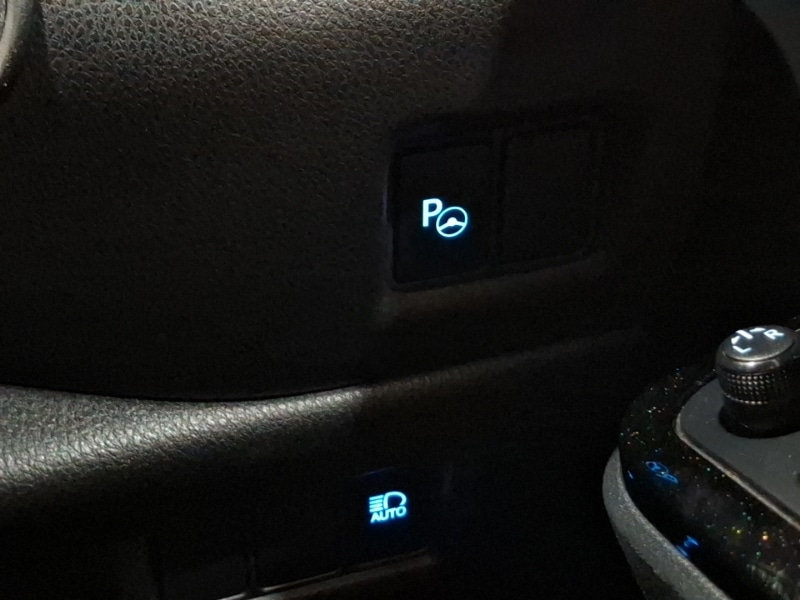 Used Toyota C-HR 2017 for sale - 76726477: Photo 19