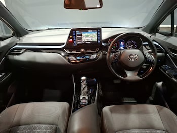 Used Toyota C-HR 2021 for sale - 76289481: Photo 2