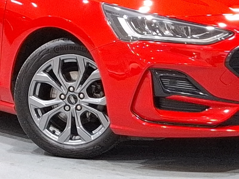 Used Ford Focus 2023 for sale - 76855607: Photo 9