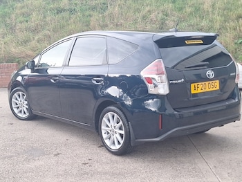 Used Toyota Prius+ 2020 for sale - 76465442: Photo