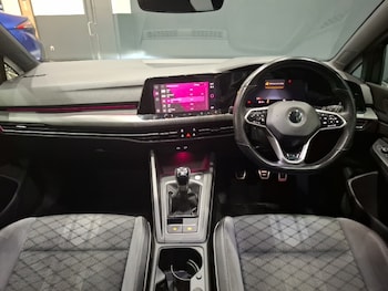 Used Volkswagen Golf 2020 for sale - 76275763: Photo 2