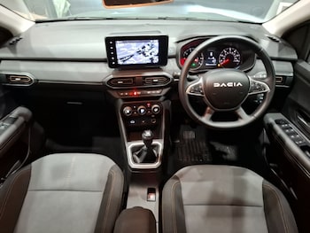 Used Dacia Sandero Stepway 2024 for sale - 77095048: Photo