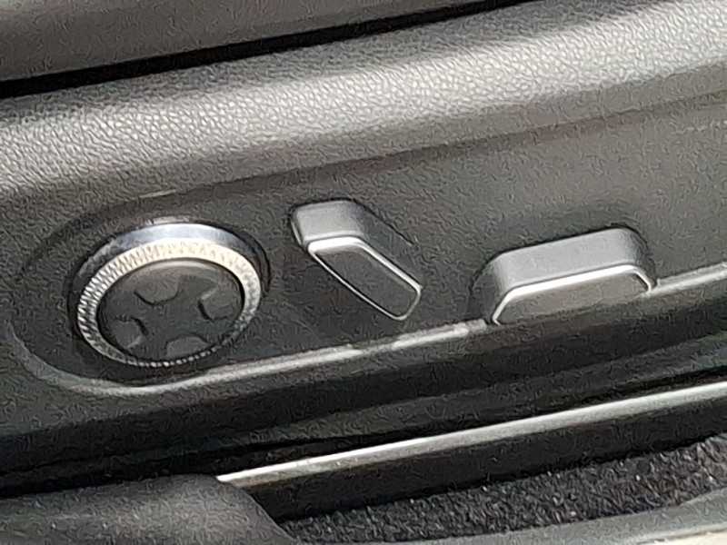 Used Genesis GV60 2023 for sale - 77606247: Photo 12