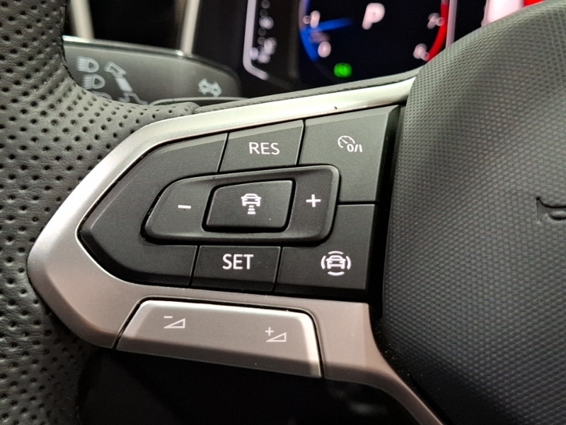 Used Volkswagen T-Roc 2025 for sale - 77070221: Photo 13