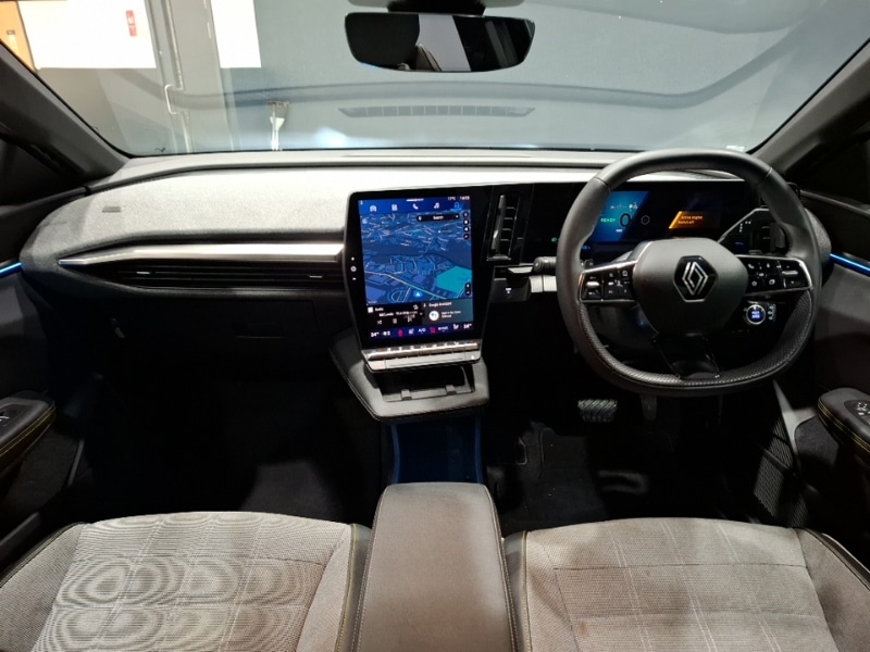 Used Renault Megane E Tech 2024 for sale - 76713484: Photo 2