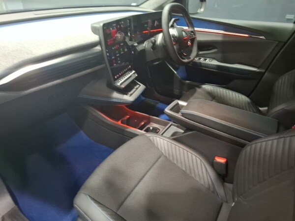Used Renault Scenic E-Tech 2024 for sale - 76165741: Photo 5