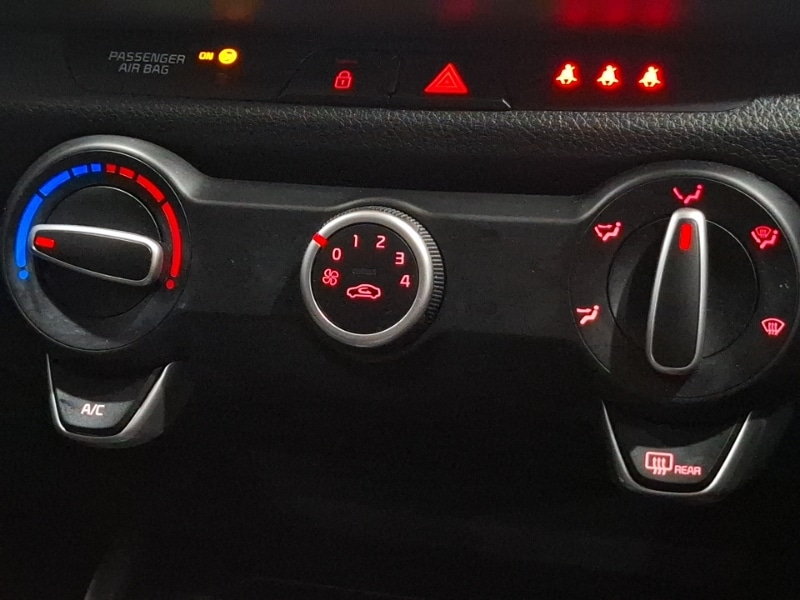 Used Kia Stonic 2021 for sale - 76483881: Photo 15