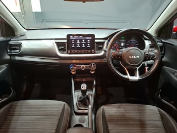 Used Kia Stonic 2021 for sale - 76483881: Photo