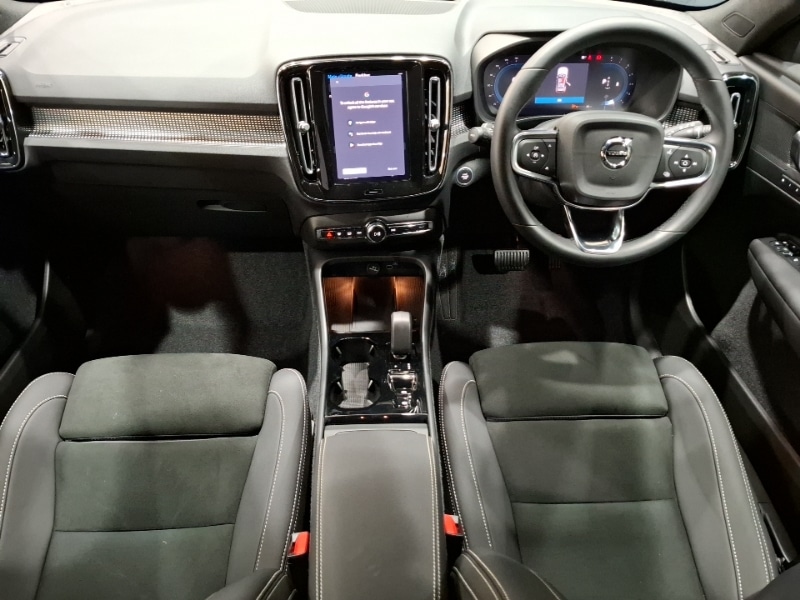 Used Volvo XC40 2025 for sale - 76656561: Photo 2