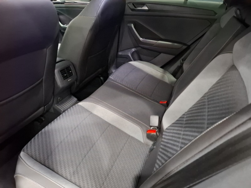 Used Volkswagen T-Roc 2018 for sale - 76696136: Photo 6