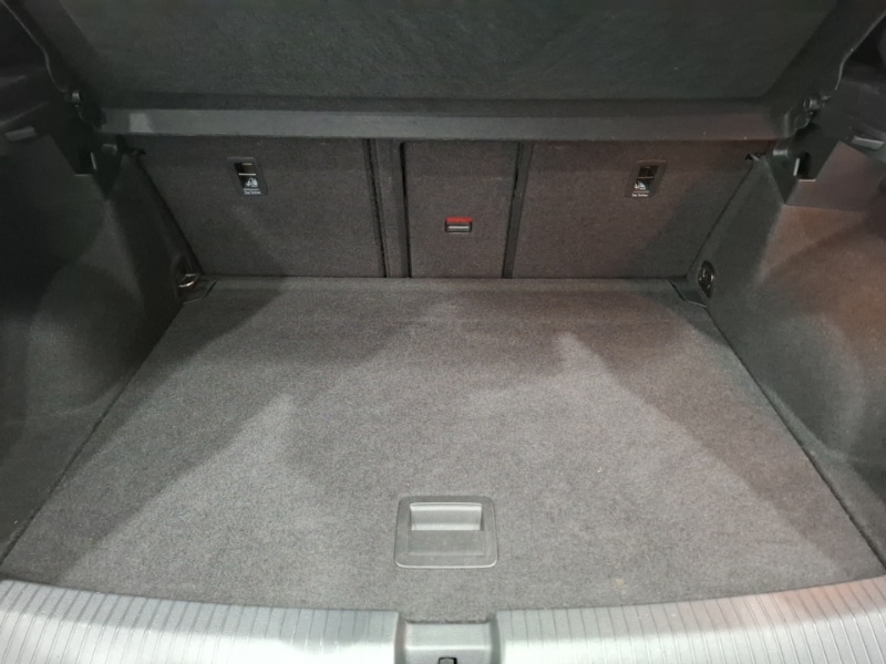 Used Volkswagen T-Roc 2018 for sale - 76696136: Photo 8