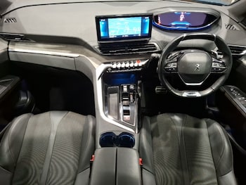 Used Peugeot 5008 2023 for sale - 79303136: Photo