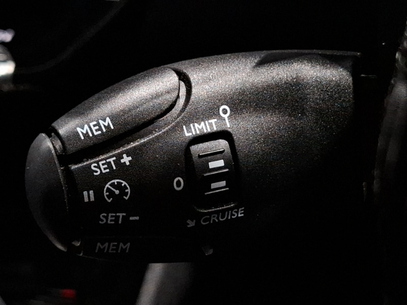 Used Peugeot 2008 2023 for sale - 77623713: Photo 15