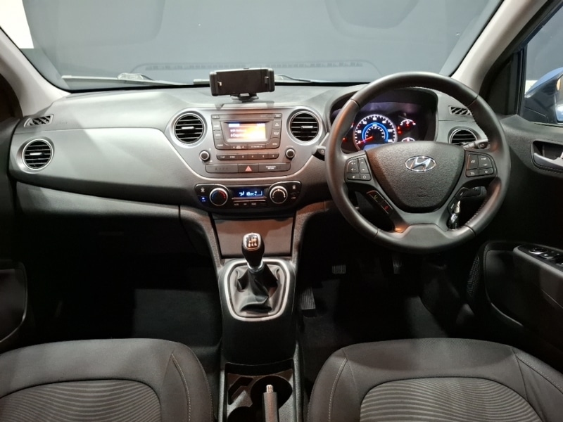 Used Hyundai i10 2018 for sale - 76696156: Photo 2