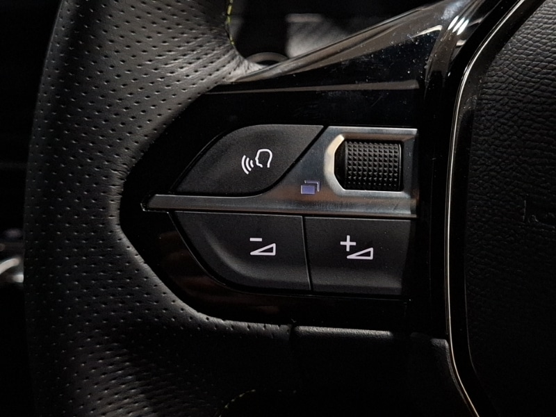 Used Peugeot 2008 2023 for sale - 76897771: Photo 17