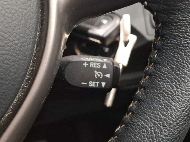 Used Toyota Yaris 2015 for sale - 76897756: Photo 19