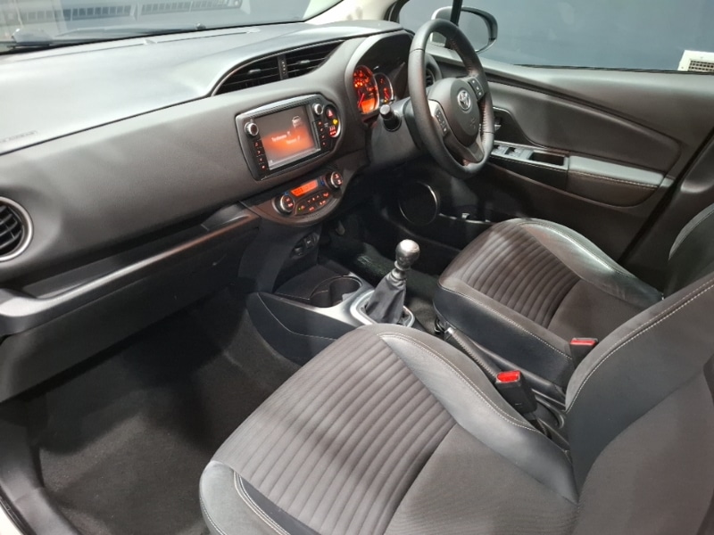 Used Toyota Yaris 2015 for sale - 76897756: Photo 5