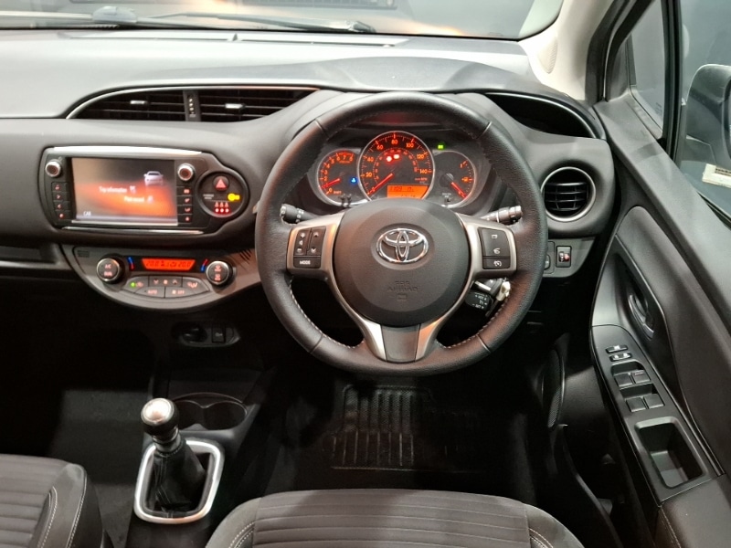 Used Toyota Yaris 2015 for sale - 76897756: Photo 7