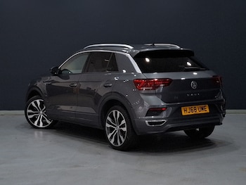 Used Volkswagen T-Roc 2018 for sale - 76587228: Photo