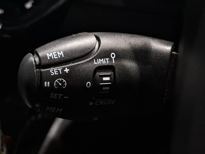 Used Peugeot 2008 2023 for sale - 77777154: Photo 17