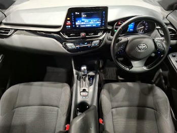 Used Toyota C-HR 2018 for sale - 78595267: Photo