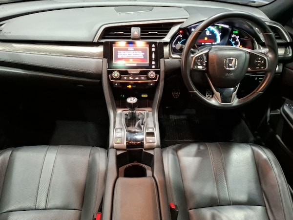 Used Honda Civic 2018 for sale - 76271999: Photo 2