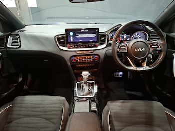 Used Kia Ceed 2024 for sale - 76629421: Photo