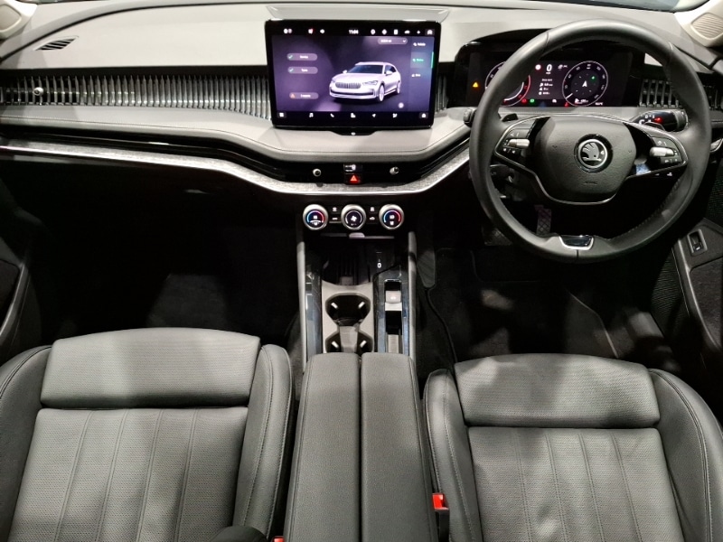 Used Skoda Superb 2024 for sale - 76362179: Photo 2