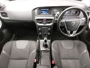 Used Volvo V40 2018 for sale - 78683857: Photo