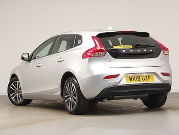 Used Volvo V40 2018 for sale - 78683857: Photo