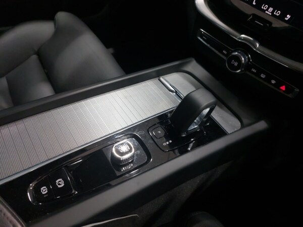 Used Volvo XC60 2023 for sale - 75338826: Photo 17