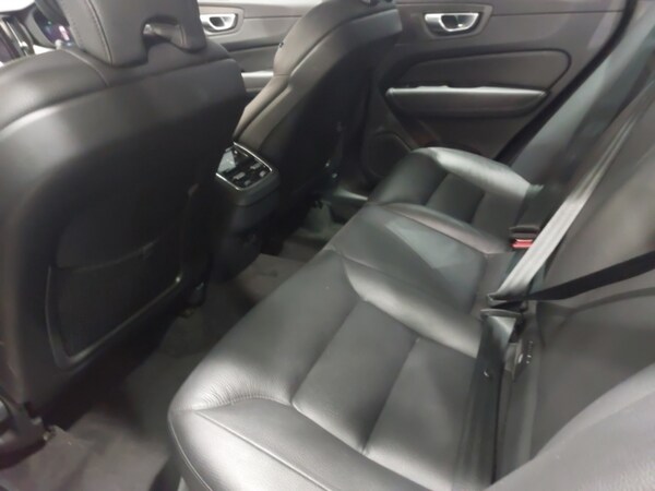 Used Volvo XC60 2023 for sale - 75338826: Photo 6