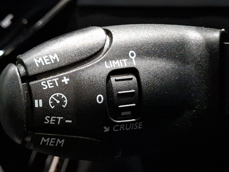 Used Peugeot 2008 2023 for sale - 76779840: Photo 12