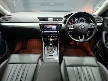 Used Skoda Superb 2019 for sale - 76567172: Photo