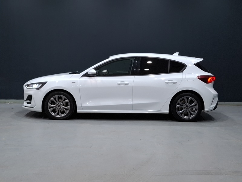 Used Ford Focus 2023 for sale - 76816297: Photo 4