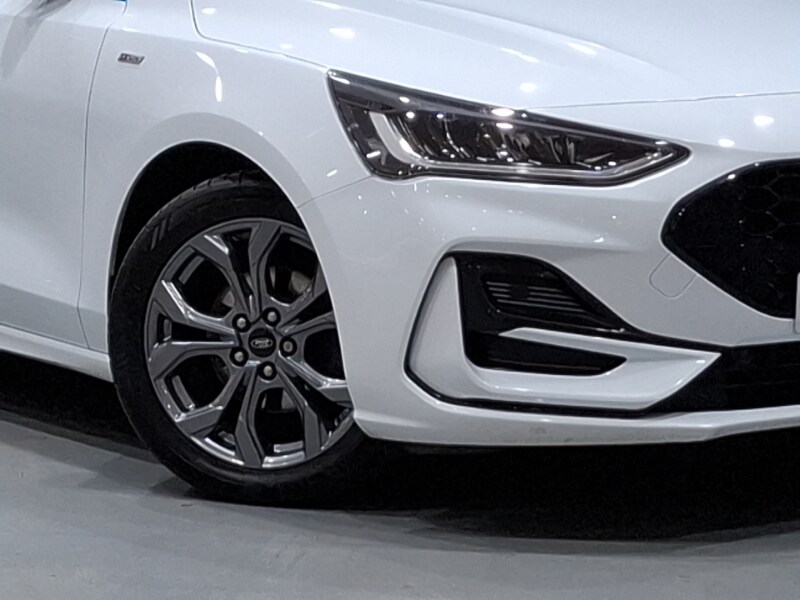 Used Ford Focus 2023 for sale - 76816297: Photo 9