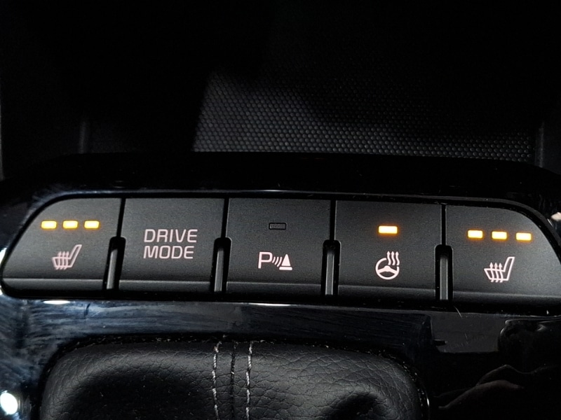 Used Kia Stonic 2023 for sale - 76100277: Photo 14