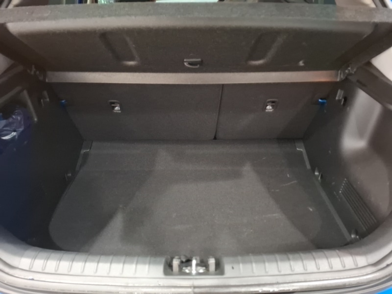 Used Kia Stonic 2023 for sale - 76100277: Photo 8