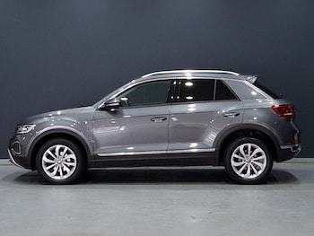 Used Volkswagen T-Roc 2023 for sale - 79139570: Photo